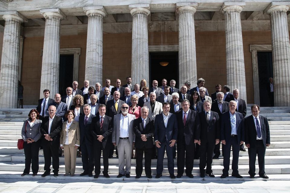 Το τρικ του Κατρούγκαλου για να φαίνεται πιο ψηλός [εικόνες] | iefimerida.gr 4