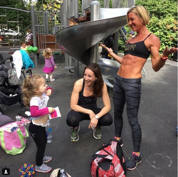 3 γυναίκες με six pack αποκαλύπτουν: Τι κάνουμε και έχουμε τέλειους κοιλιακούς [εικόνες] | iefimerida.gr 4