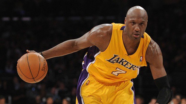 Ο κατήφορος του πρωταθλητή - Η ζωή του Λαμάρ Οντομ μέσα από τους θανάτους, τα ναρκωτικά και τη δόξα [εικόνες] | iefimerida.gr 0