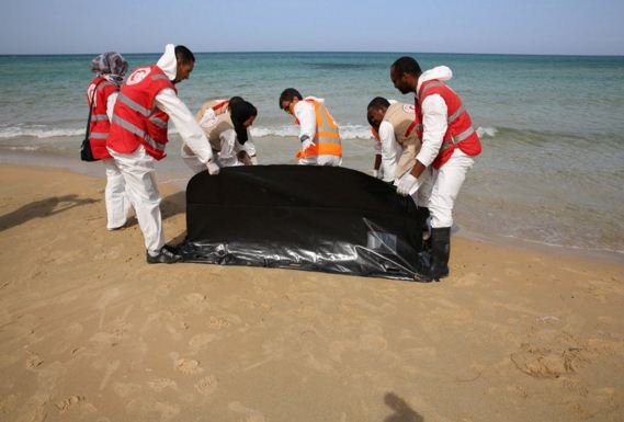 Νέα τραγωδία στη Λιβύη: Ναυάγιο με τουλάχιστον 43 νεκρούς μετανάστες [εικόνες]  | iefimerida.gr 1