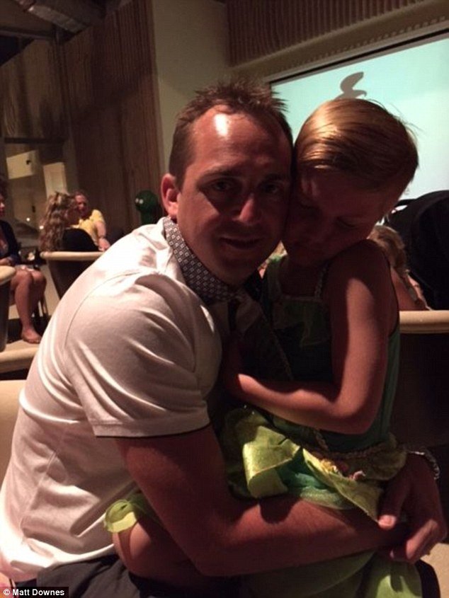 «Είχαμε δίδυμα αγόρια, αλλά σε ηλικία 18 μηνών το ένα ήθελε να γίνει κορίτσι» -Μια απίστευτη ιστορία [εικόνες] | iefimerida.gr 6