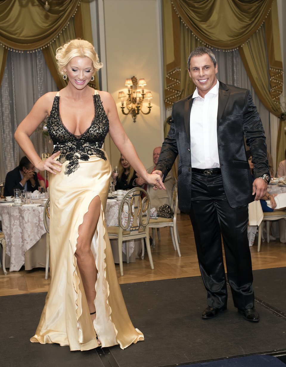 Μια άλλη Ευγενία Μανωλίδου - Σε ρόλο μοντέλου σε επίδειξη μόδας στη «Μεγάλη Βρεταννία» [εικόνες] | iefimerida.gr 4