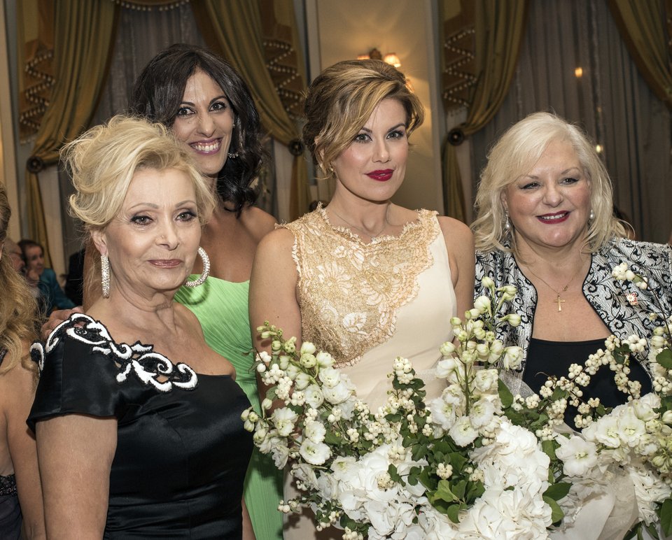 Μια άλλη Ευγενία Μανωλίδου - Σε ρόλο μοντέλου σε επίδειξη μόδας στη «Μεγάλη Βρεταννία» [εικόνες] | iefimerida.gr 1