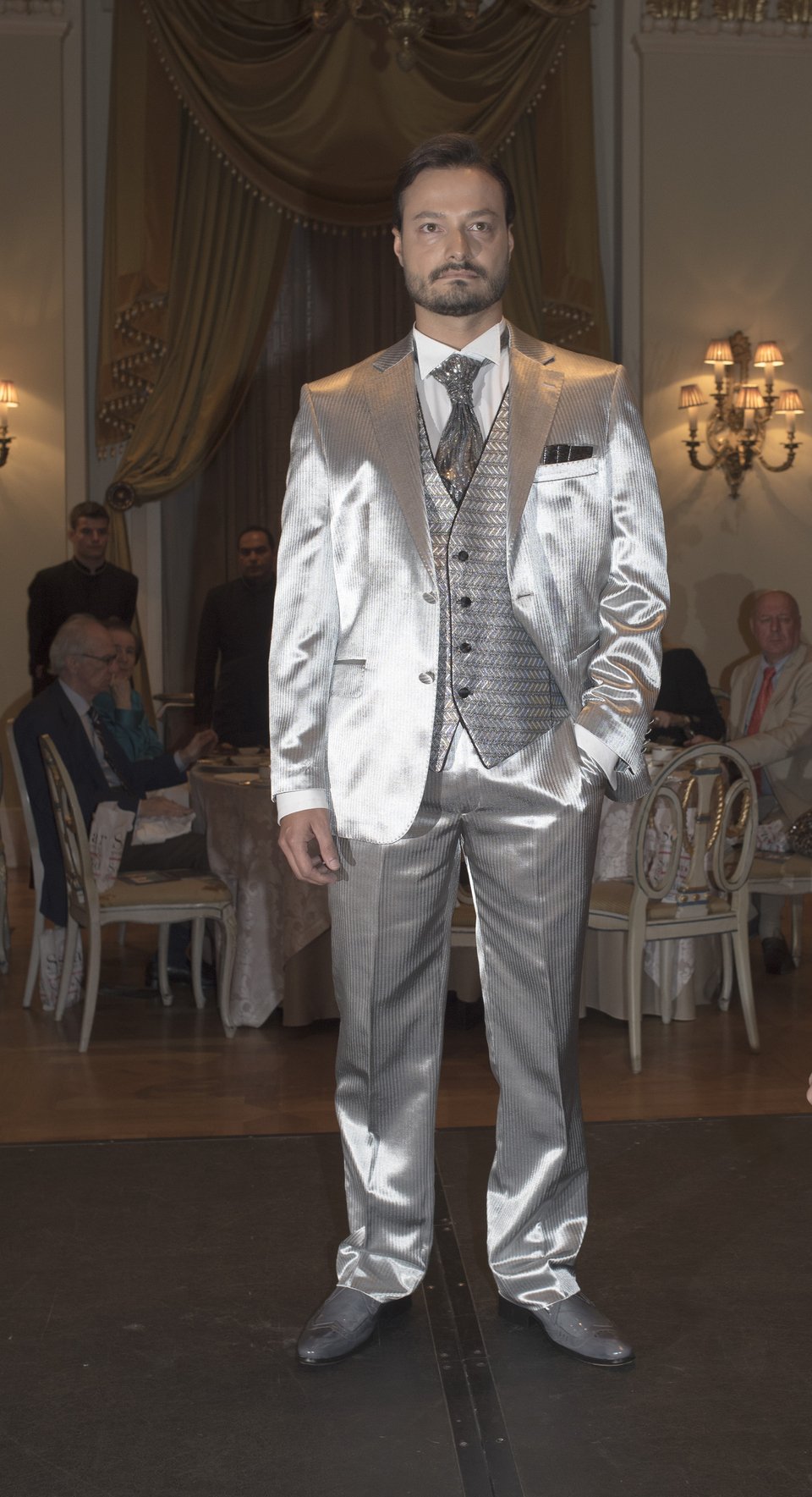 Μια άλλη Ευγενία Μανωλίδου - Σε ρόλο μοντέλου σε επίδειξη μόδας στη «Μεγάλη Βρεταννία» [εικόνες] | iefimerida.gr 8