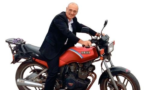 Ο Δημήτρης Μάρδας όπως δεν τον έχετε ξαναδεί: Με τους Σαντινίστας και καβάλα σε μηχανή [εικόνες] | iefimerida.gr 1