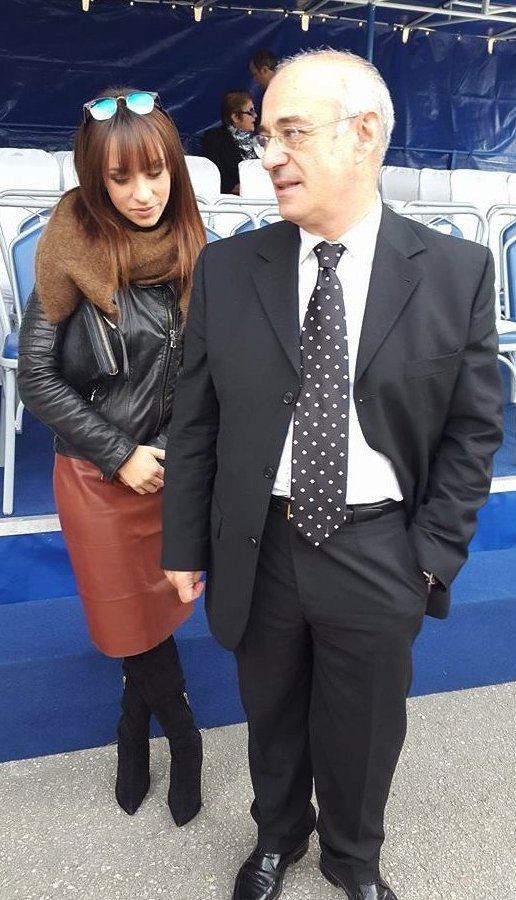 Ο Μάρδας με τη νεαρή κόρη του στην παρέλαση της Θεσσαλονίκης [εικόνες] | iefimerida.gr 1