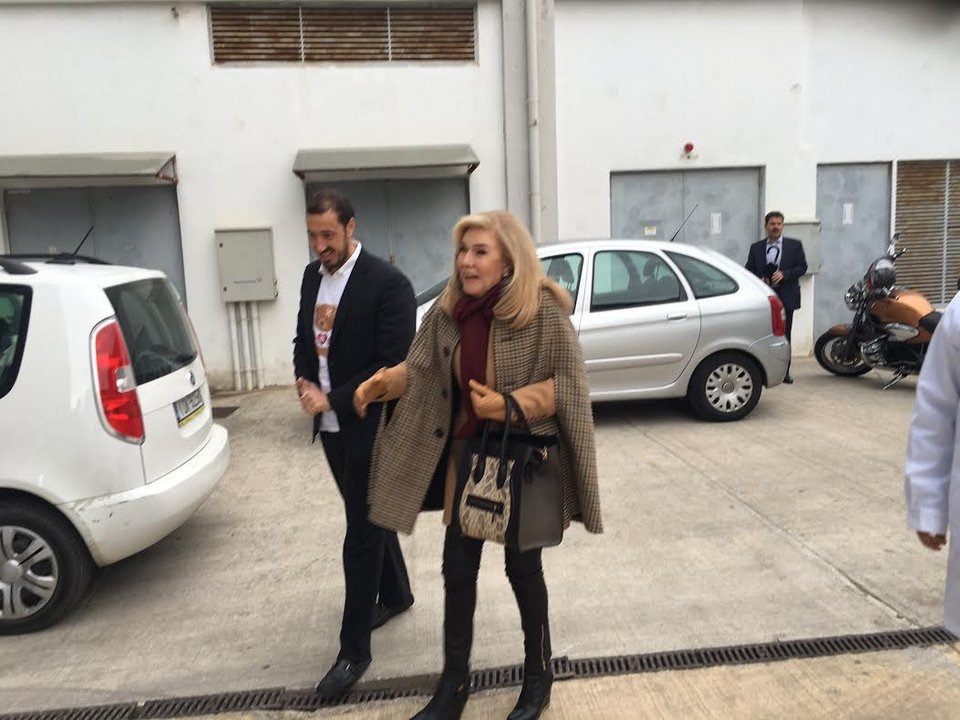 Το Ιδρυμα Μαριάννα Βαρδινογιάννη κοντά στους πρόσφυγες -Εμβόλια σε παιδάκια που φιλοξενούνται στο κλειστό Γαλατσίου | iefimerida.gr 6