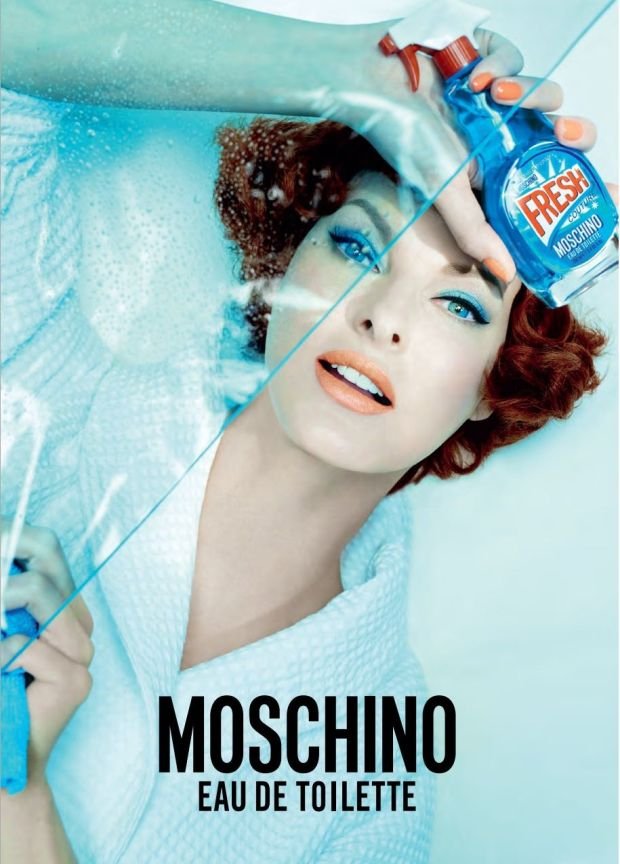 Η Moschino έβαλε το νέο της άρωμα σε μπουκάλι καθαριστικού τζαμιών [εικόνες] | iefimerida.gr 0