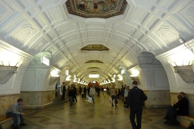 Σταθμοί σαν παλάτια - Το μετρό της Μόσχας εντυπωσιάζει [εικόνες] | iefimerida.gr 10