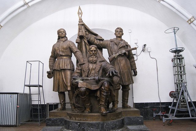 Σταθμοί σαν παλάτια - Το μετρό της Μόσχας εντυπωσιάζει [εικόνες] | iefimerida.gr 12