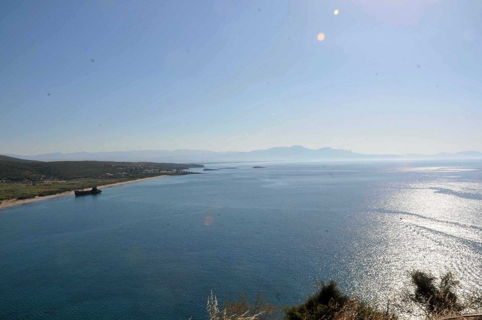Το πλοίο-φάντασμα στο Γύθειο -Το εγκαταλελειμμένο σκαρί που έγινε η απόλυτη ατραξιόν της περιοχής [εικόνες] | iefimerida.gr 1