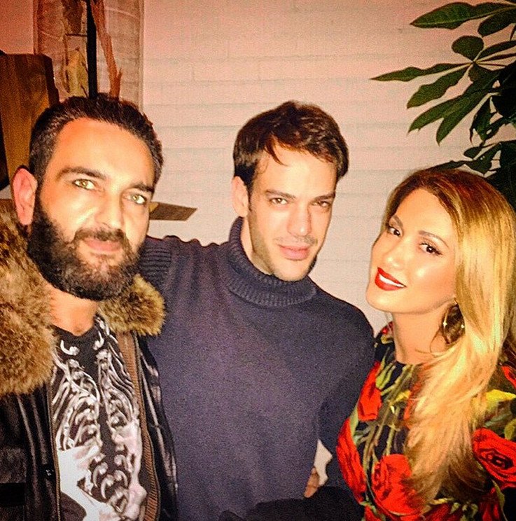 Ο πρασινομάτης οδοντίατρος που λατρεύει η ελληνική σόουμπιζ -Οι selfies στην καρέκλα του... πόνου [εικόνες] | iefimerida.gr 8