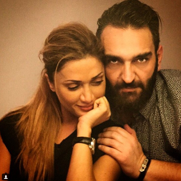 Ο πρασινομάτης οδοντίατρος που λατρεύει η ελληνική σόουμπιζ -Οι selfies στην καρέκλα του... πόνου [εικόνες] | iefimerida.gr 9