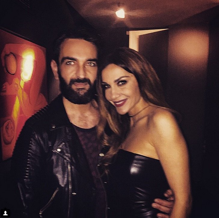 Ο πρασινομάτης οδοντίατρος που λατρεύει η ελληνική σόουμπιζ -Οι selfies στην καρέκλα του... πόνου [εικόνες] | iefimerida.gr 10