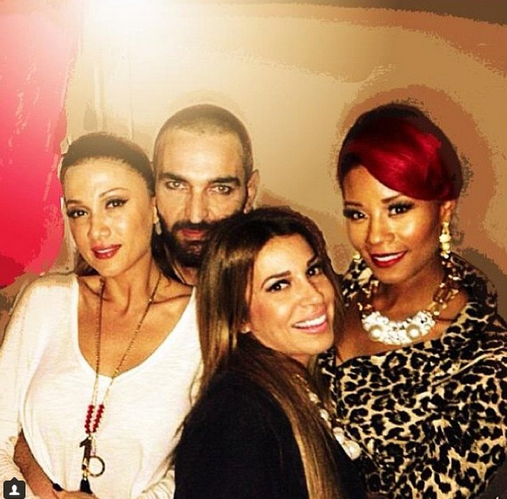 Ο πρασινομάτης οδοντίατρος που λατρεύει η ελληνική σόουμπιζ -Οι selfies στην καρέκλα του... πόνου [εικόνες] | iefimerida.gr 13