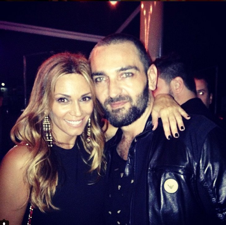 Ο πρασινομάτης οδοντίατρος που λατρεύει η ελληνική σόουμπιζ -Οι selfies στην καρέκλα του... πόνου [εικόνες] | iefimerida.gr 14