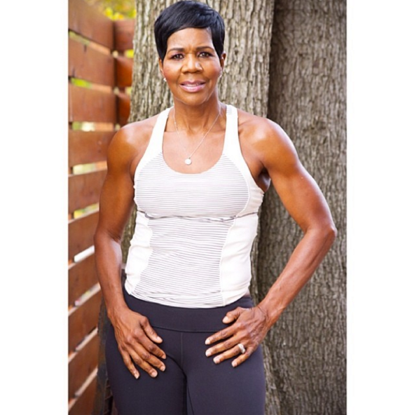 Απίστευτο: 63χρονη κοινωνική λειτουργός εγκαταλείπει τη δουλειά της και γίνεται γκουρού της γυμναστικής [εικόνες] | iefimerida.gr 1