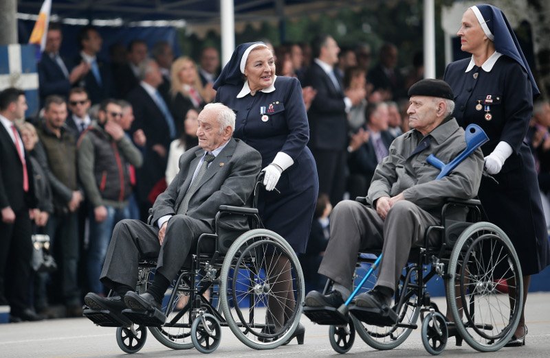 Τεθωρακισμένα, άρματα μάχης, καταδρομείς και F-16 οι πρωταγωνιστές της στρατιωτικής παρέλασης στη Θεσσαλονίκη [εικόνες]  | iefimerida.gr 11