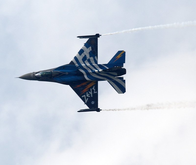 Τεθωρακισμένα, άρματα μάχης, καταδρομείς και F-16 οι πρωταγωνιστές της στρατιωτικής παρέλασης στη Θεσσαλονίκη [εικόνες]  | iefimerida.gr 1