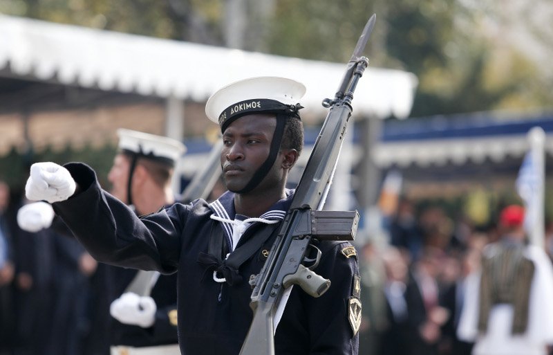 Τεθωρακισμένα, άρματα μάχης, καταδρομείς και F-16 οι πρωταγωνιστές της στρατιωτικής παρέλασης στη Θεσσαλονίκη [εικόνες]  | iefimerida.gr 7