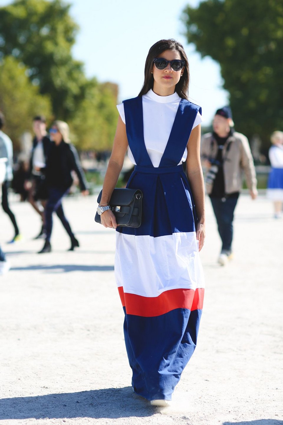 «Τι φοράει αυτή;»: Εβδομάδα μόδας στο Παρίσι και οι Παριζιάνες ντύθηκαν έξαλλα - Ξεχύθηκαν στους δρόμους και εντυπωσίασαν [εικόνες] | iefimerida.gr 6