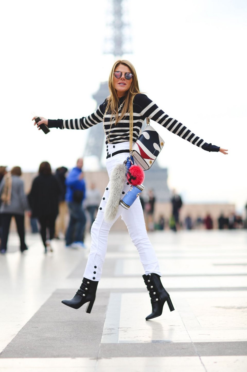 «Τι φοράει αυτή;»: Εβδομάδα μόδας στο Παρίσι και οι Παριζιάνες ντύθηκαν έξαλλα - Ξεχύθηκαν στους δρόμους και εντυπωσίασαν [εικόνες] | iefimerida.gr 7