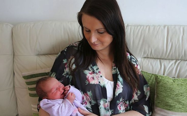 Βρετανίδα έκανε 12 παιδιά ενώ δεν της αρέσει η εγκυμοσύνη - Δείτε πόσα επιδόματα παίρνει [εικόνες]  | iefimerida.gr 2