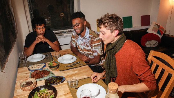 Φοιτητής είχε ΤΗΝ ιδέα για να βγάλει χαρτζιλίκι: Εκανε το δωμάτιό του στην εστία, εστιατόριο και ξεπουλάει [εικόνες]  | iefimerida.gr 2