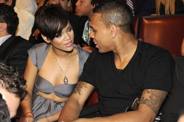 Ριάνα: Γιατί δέχτηκα πίσω αυτόν που με ξυλοκόπησε βάναυσα [εικόνες]  | iefimerida.gr 2