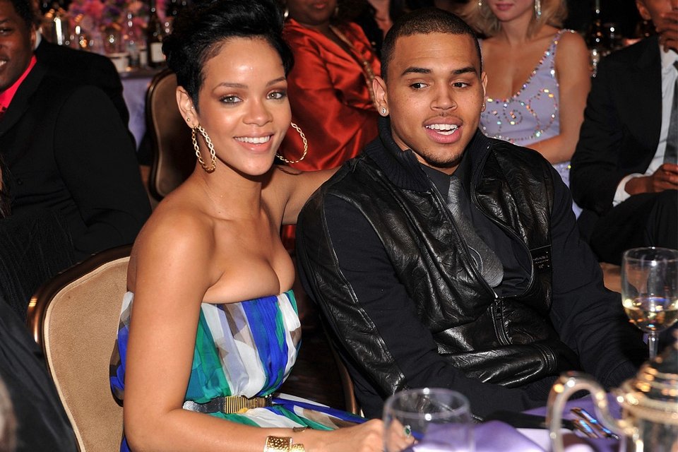 Ριάνα: Γιατί δέχτηκα πίσω αυτόν που με ξυλοκόπησε βάναυσα [εικόνες]  | iefimerida.gr 3