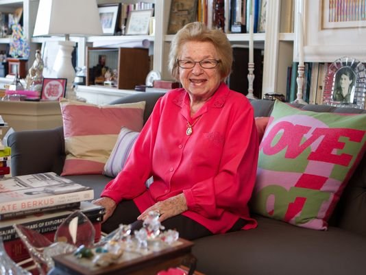 Ντόκτορ Ρουθ -Η γιαγιά που έμαθε στους Αμερικανούς τι είναι το σεξ [εικόνες] | iefimerida.gr 5