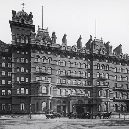 Δέκα στοιχειωμένα ξενοδοχεία -Φαντάσματα, περίεργα περιστατικά και μόνο θαρραλέοι επισκέπτες [εικόνες] | iefimerida.gr 7