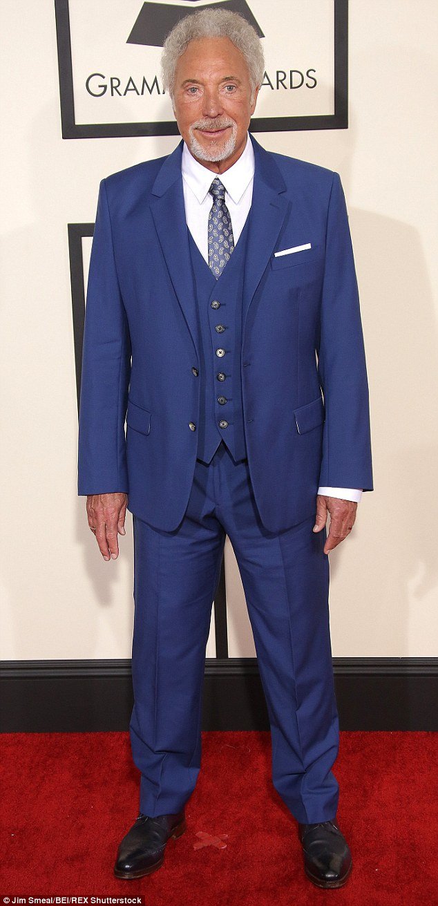 Τομ Τζόουνς: Αποκαλύπτει την αρρώστια της γυναίκας του [εικόνες]  | iefimerida.gr 8