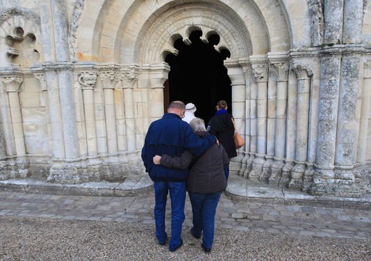 Το τροχαίο που σόκαρε τη Γαλλία -43 νεκροί σε σύγκρουση λεωφορείου με φορτηγό [εικόνες] | iefimerida.gr 2