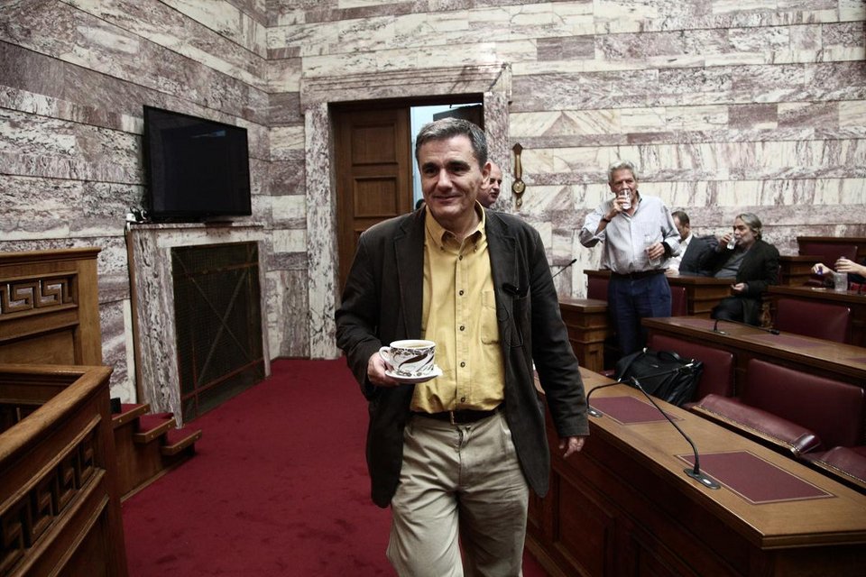 Βουλή: Τα αστεία Τσακαλώτου και το look «ιπτάμενος και τζέντλεμαν» του Σταθάκη [εικόνες] | iefimerida.gr 3