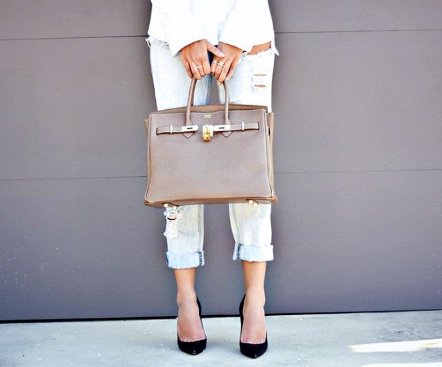 Οι 7 τσάντες που κρατούν οι πιο ισχυρές γυναίκες του κόσμου (και η πιο φθηνή εκδοχή τους) [εικόνες] | iefimerida.gr 24