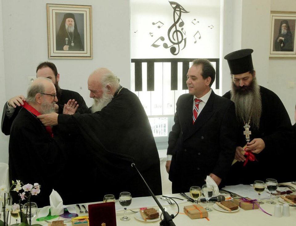 Στο «Δημήτρειο» Κέντρο της «Αποστολής» οι Αρχιεπίσκοποι Ιερώνυμος και Δημήτριος [εικόνες] | iefimerida.gr 1