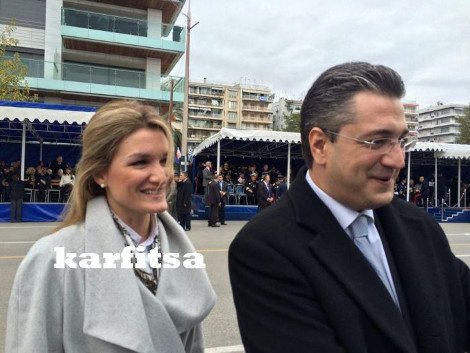 Η όμορφη σύζυγος Τζιτζικώστα έκλεψε τις εντυπώσεις στα εγκαίνια -Η Ελεάννα Βλάχου συστήθηκε και στην Αθήνα [εικόνες] | iefimerida.gr 9