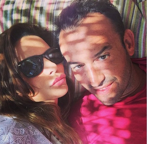 Ο έρωτας του Mr. Ζαγόρι των εμφιαλωμένων νερών με τη Βραζιλιάνα σχεδιάστρια [εικόνες] | iefimerida.gr 0