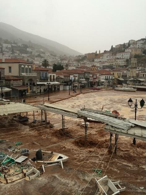 Πνίγηκε η Υδρα από την κακοκαιρία -Απελπισμένοι οι κάτοικοι, που βλέπουν τις περιουσίες τους να καταστρέφονται [εικόνες & βίντεο] | iefimerida.gr 3