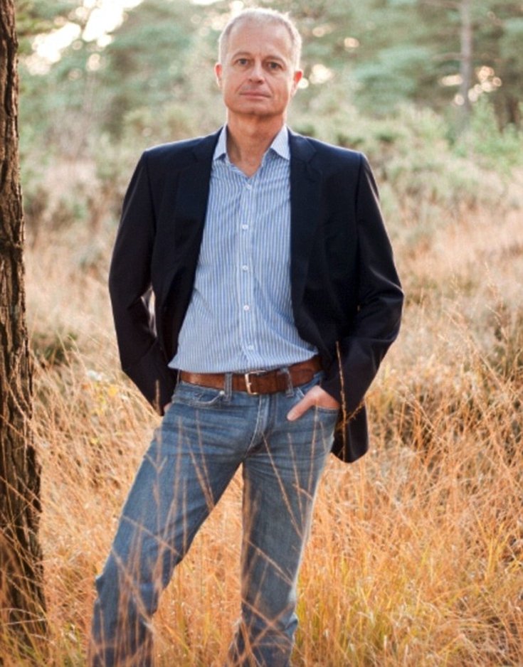 Απίστευτο: Ο 51χρονος που έγινε ζιγκολό γιατί του το είπε η πεθερά του [εικόνες]  | iefimerida.gr 0