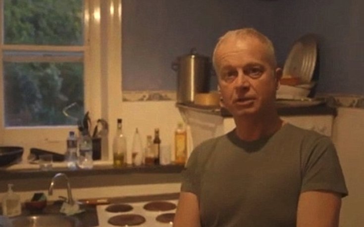 Απίστευτο: Ο 51χρονος που έγινε ζιγκολό γιατί του το είπε η πεθερά του [εικόνες]  | iefimerida.gr 1