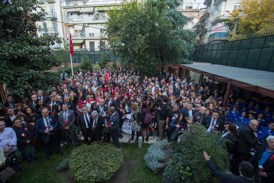 3.000 Τούρκοι στη Θεσσαλονίκη για την επέτειο από τον θάνατο του Κεμάλ – Δεκάδες λεωφορεία στο σπίτι-μουσείο Ατατούρκ [εικόνες] | iefimerida.gr 2