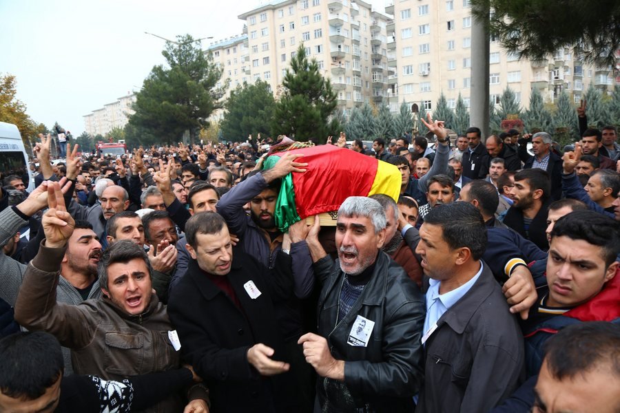 Τουρκία: Λαοθάλασσα κατά Ερντογάν στην κηδεία του Κούρδου δικηγόρου [εικόνες] | iefimerida.gr 2