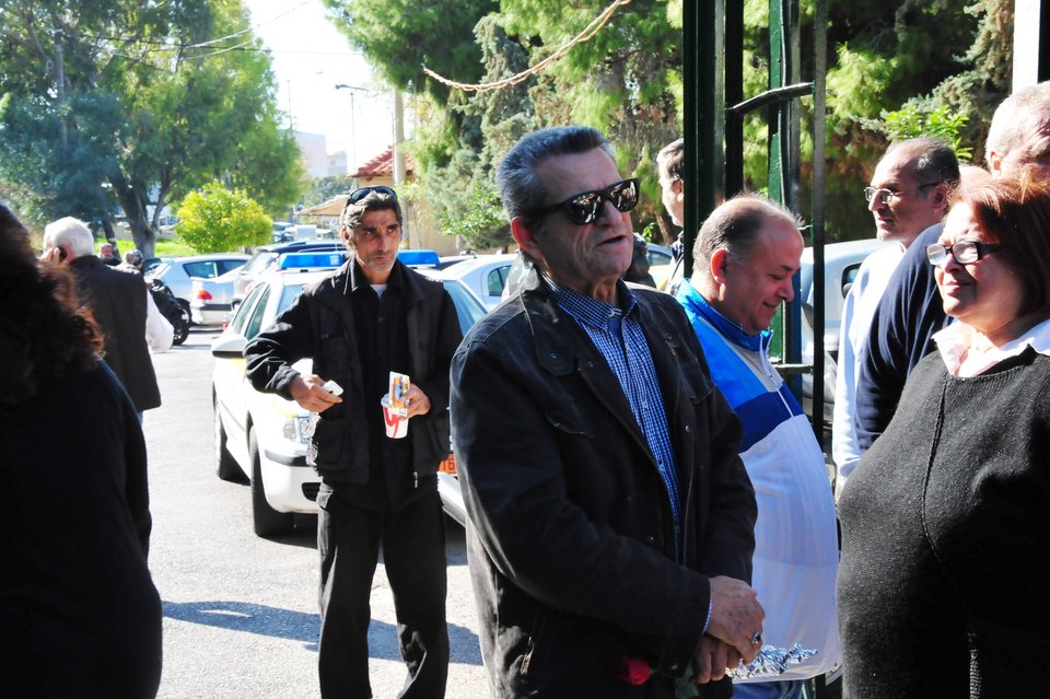 Τελευταίο «αντίο» στον ηθοποιό Κώστα Τσάκωνα [εικόνες] | iefimerida.gr 5