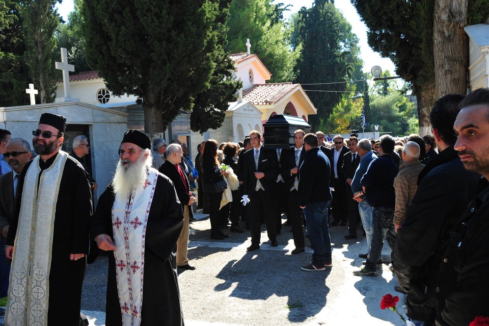 Τελευταίο «αντίο» στον ηθοποιό Κώστα Τσάκωνα [εικόνες] | iefimerida.gr 0