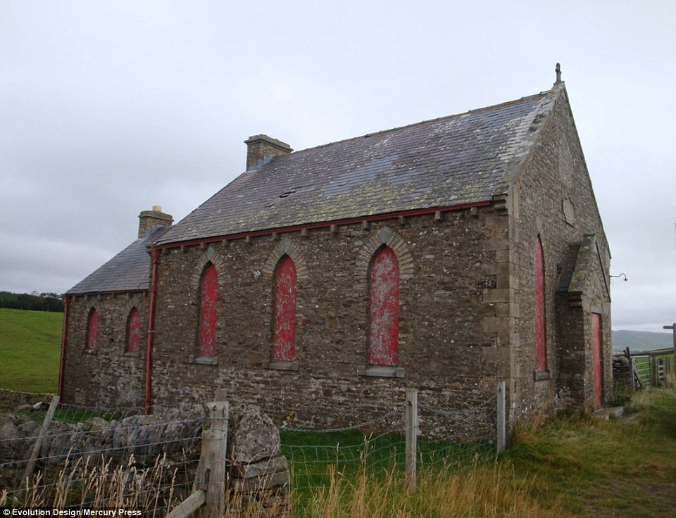 Εγκαταλελειμμένο εκκλησάκι μετατρέπεται σε ντιζαϊνάτη εξοχική κατοικία [εικόνες]    | iefimerida.gr 0