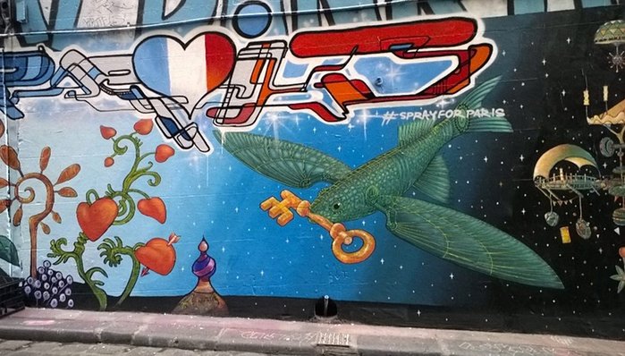 #SprayForParis: Τα μοναδικά και ιδιαίτερα γκράφιτι που γέμισαν τους τοίχους του Παρισιού μετά το μακελειό [εικόνες] | iefimerida.gr 9