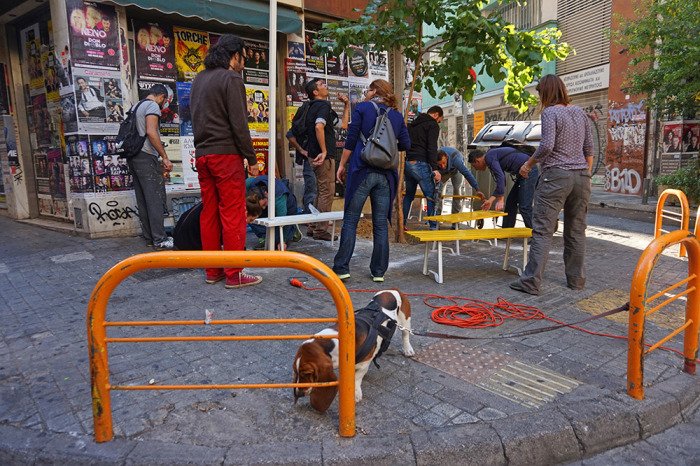 Atenistas - Ανακαταλαμβάνοντας ένα πεζοδρόμιο με θεαματικά αποτελέσματα [εικόνες] | iefimerida.gr 3