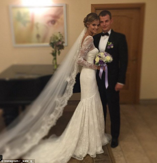 Οι πιο τυχεροί άνδρες: Αυτοί έχουν στην αγκαλιά τους τα μοντέλα της Victoria's Secret [εικόνες] | iefimerida.gr 6